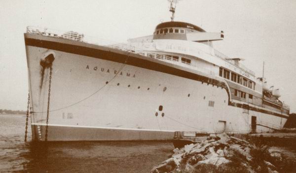 S S Aquarama (newer photo)